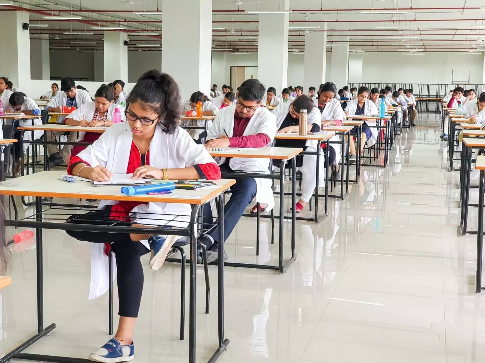 स्नातकोत्तर नीट परीक्षा: विदेशी राज्यों में परीक्षा केंद्र आवंटित होने से असमंजस की स्थिति स्नातकोत्तर नीट परीक्षा: विदेशी राज्यों में परीक्षा केंद्र आवंटित होने से असमंजस की स्थिति
