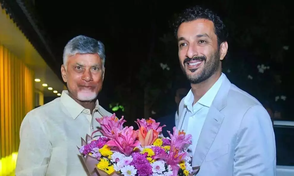 नायडू ने आंध्र के विकास के लिए UAE में निवेश की संभावनाओं का पता लगाया नायडू ने आंध्र के विकास के लिए UAE में निवेश की संभावनाओं का पता लगाया