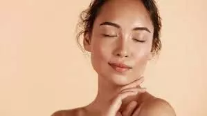 Skincare Tips: बारिश का मौसम भी नहीं छीन पाएगा चेहरे की खूबसूरती, ऐसे रखें अपनी त्वचा का ख्याल Skincare Tips: बारिश का मौसम भी नहीं छीन पाएगा चेहरे की खूबसूरती, ऐसे रखें अपनी त्वचा का ख्याल