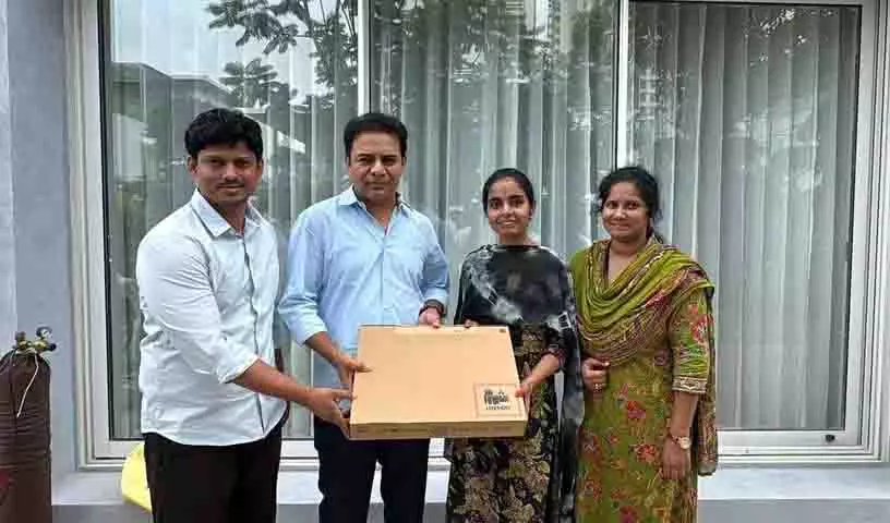 BRS नेता जगनमोहन राव KTR के जन्मदिन पर लैपटॉप और मोपेड वितरित करेंगे BRS नेता जगनमोहन राव KTR के जन्मदिन पर लैपटॉप और मोपेड वितरित करेंगे