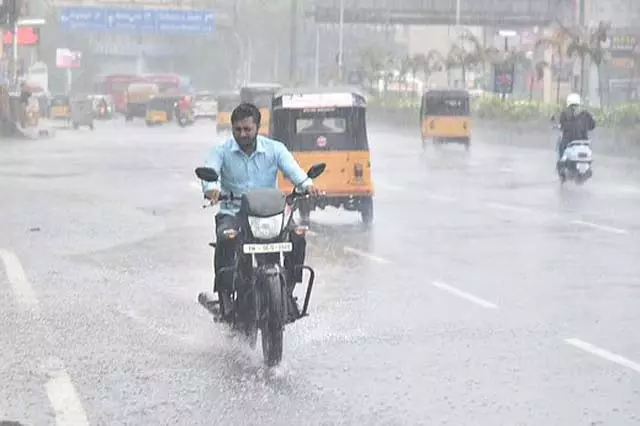 Chennai और 14 जिलों में अगले 3 घंटों तक बारिश Chennai और 14 जिलों में अगले 3 घंटों तक बारिश