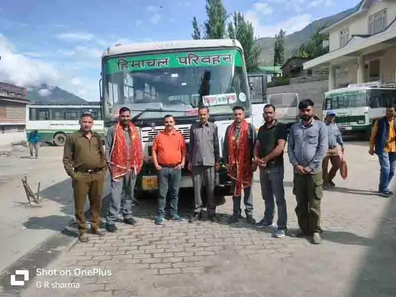 8 घंटे का सफर, 432 रुपये किराया, साच पास होकर Pangi के लिए बस सेवा फिर से शुरू 8 घंटे का सफर, 432 रुपये किराया, साच पास होकर Pangi के लिए बस सेवा फिर से शुरू