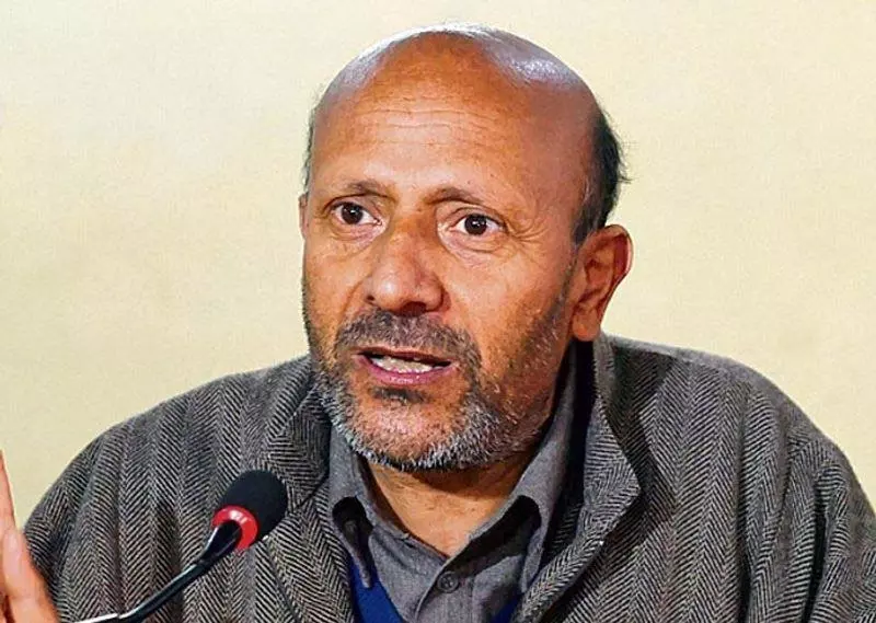 जेल में बंद MP Rashid को 4 अगस्त तक संसद सत्र में भाग लेने की अदालत से अनुमति मिली जेल में बंद MP Rashid को 4 अगस्त तक संसद सत्र में भाग लेने की अदालत से अनुमति मिली