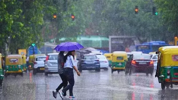 Kerala: भारी बारिश जारी, आठ जिलों में येलो अलर्ट Kerala: भारी बारिश जारी, आठ जिलों में येलो अलर्ट