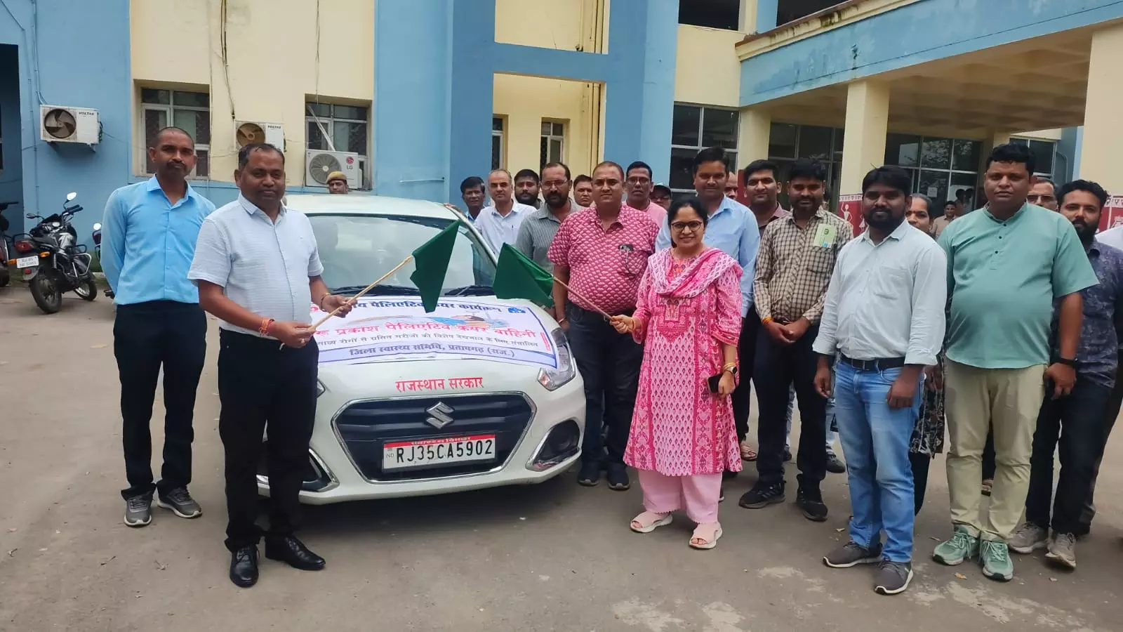 Pratapgarh: पर्यावरण संरक्षण बना जनांदोलन, जिले में 5 लाख से अधिक पौधरोपण Pratapgarh: पर्यावरण संरक्षण बना जनांदोलन, जिले में 5 लाख से अधिक पौधरोपण