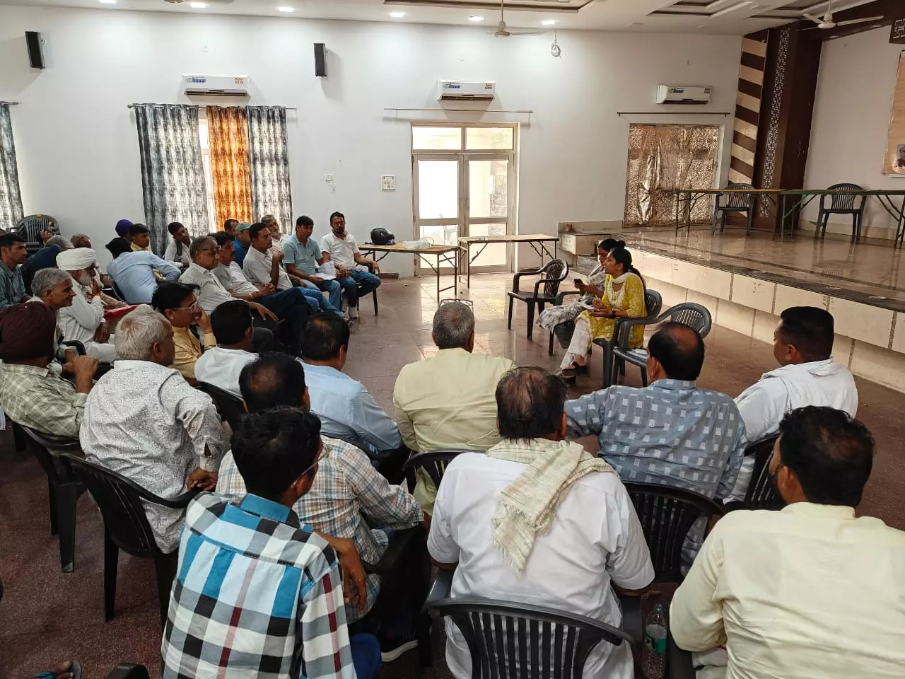 Sri Ganganagar: गिव अप अभियान के तहत राशन डीलर्स की बैठक आयोजित Sri Ganganagar: गिव अप अभियान के तहत राशन डीलर्स की बैठक आयोजित