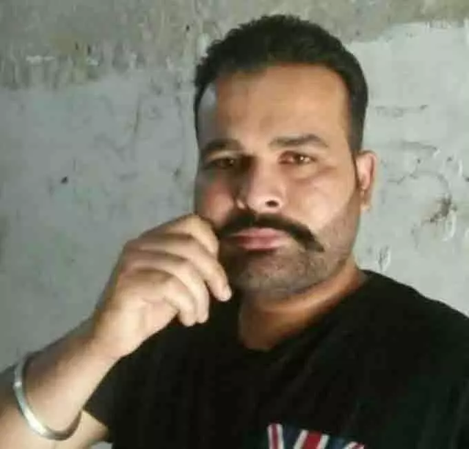 गोलीबारी मामले में Gangster Moni का नाम आया सामने, शहर की जेल से प्रोडक्शन वारंट पर लाया गया गोलीबारी मामले में Gangster Moni का नाम आया सामने, शहर की जेल से प्रोडक्शन वारंट पर लाया गया