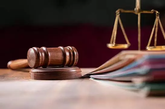 न्यायाधीश ने सीबीआई को पूरे दस्तावेज अदालत में न ले जाने पर फटकार लगाई न्यायाधीश ने सीबीआई को पूरे दस्तावेज अदालत में न ले जाने पर फटकार लगाई
