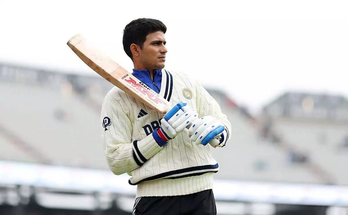 ओल्ड ट्रैफर्ड में शुभमन गिल की एंट्री पर दर्शकों ने किया हूटिंग ओल्ड ट्रैफर्ड में शुभमन गिल की एंट्री पर दर्शकों ने किया हूटिंग