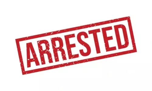 Jammu: 2 ड्रग तस्कर गिरफ्तार Jammu: 2 ड्रग तस्कर गिरफ्तार