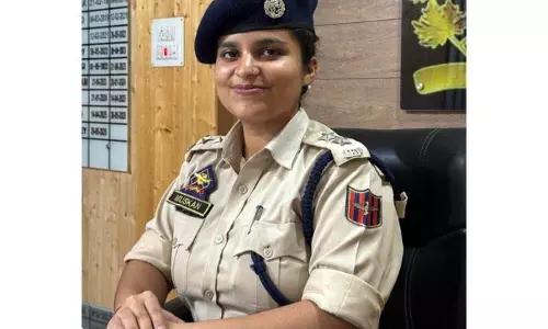 Jammu: मुस्कान का माइक से वर्दी तक का प्रेरणादायक सफर