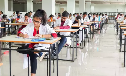 स्नातकोत्तर नीट परीक्षा: विदेशी राज्यों में परीक्षा केंद्र आवंटित होने से असमंजस की स्थिति स्नातकोत्तर नीट परीक्षा: विदेशी राज्यों में परीक्षा केंद्र आवंटित होने से असमंजस की स्थिति