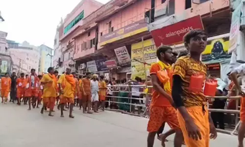 सावन शिवरात्रि पर शिवालयों में भक्तों का समागम, हर-हर महादेव के जयकारों से गूंजे मंदिर