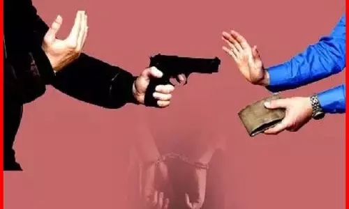60 लाख की लूट की वारदात को अंजाम दिया, रिटायर्ड NSG कर्मी को बनाया निशाना 60 लाख की लूट की वारदात को अंजाम दिया, रिटायर्ड NSG कर्मी को बनाया निशाना