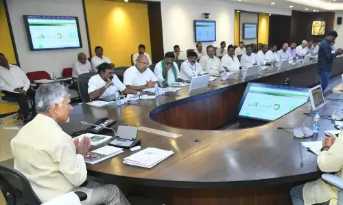 Naidu ने फसलों और ज़मीनों का विवरण जानने के लिए उपग्रह सर्वेक्षण का आह्वान किया Naidu ने फसलों और ज़मीनों का विवरण जानने के लिए उपग्रह सर्वेक्षण का आह्वान किया