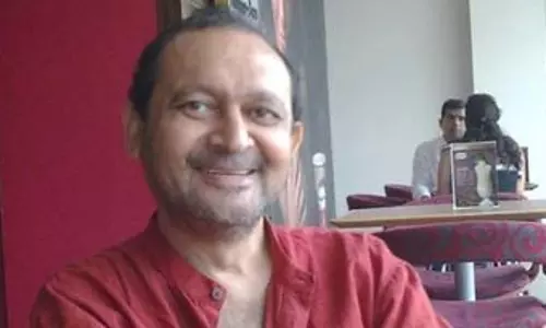 जयंती पर दिवंगत पति अखिल मिश्रा को याद कर भावुक हुईं सुजैन, बोलीं- विश्वास नहीं होता, तुम अब नहीं हो जयंती पर दिवंगत पति अखिल मिश्रा को याद कर भावुक हुईं सुजैन, बोलीं- विश्वास नहीं होता, तुम अब नहीं हो
