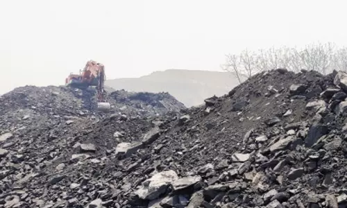 कोयला खनन, चाल धंसने से 10 से ज्यादा की मौत की आशंका कोयला खनन, चाल धंसने से 10 से ज्यादा की मौत की आशंका