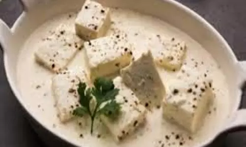 Paneer Kali Mirch Recipe: मसालों के अलावा कुछ नया, बनाएं लाजवाब पनीर काली मिर्च Paneer Kali Mirch Recipe: मसालों के अलावा कुछ नया, बनाएं लाजवाब पनीर काली मिर्च