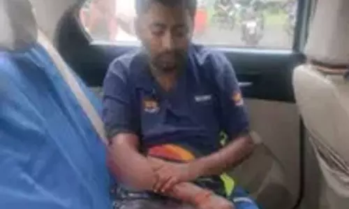 चॉइस सेंटर में चाकूबाजी, संचालक घायल