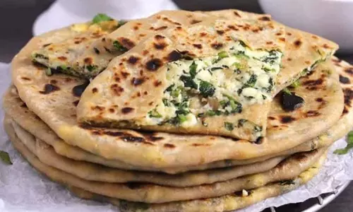 Paneer Paratha स्वाद और सेहत का बेहतरीन मेल Paneer Paratha स्वाद और सेहत का बेहतरीन मेल