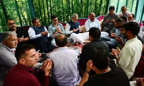 रियाज वानी के निधन पर उमर अब्दुल्ला ने शोक व्यक्त किया