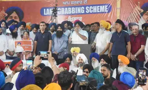 Sukhbir Badal ने कहा, पंजाब सरकार को किसानों की एक इंच भी जमीन अधिग्रहण नहीं करने देंगे Sukhbir Badal ने कहा, पंजाब सरकार को किसानों की एक इंच भी जमीन अधिग्रहण नहीं करने देंगे
