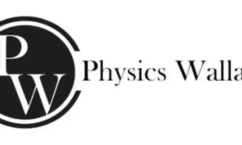 फिजिक्सवाला ने श्रीनगर में PWNSAT 2025 का प्रक्षेपण किया
