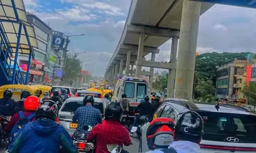 Reddit पर बेंगलुरु ट्रैफ़िक की चर्चा ने लिया तकरार का रूप