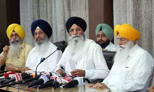 शहीदी दिवस पर अलग सिख धार्मिक कार्यक्रम आयोजित करने को लेकर SGPC और सरकार में तकरार शहीदी दिवस पर अलग सिख धार्मिक कार्यक्रम आयोजित करने को लेकर SGPC और सरकार में तकरार