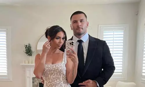 Scheana Shay ने ब्रॉक के अफेयर पर कहा, उन्होंने एरियाना को नहीं बताया Scheana Shay ने ब्रॉक के अफेयर पर कहा, उन्होंने एरियाना को नहीं बताया