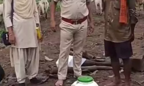 24 बल्क लीटर अवैध शराब और महुआ लाहन जब्त 24 बल्क लीटर अवैध शराब और महुआ लाहन जब्त