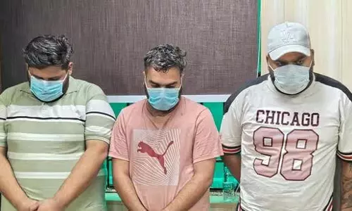 Greater Noida: एटीएम से नकदी चुराने के आरोप में 3 गिरफ्तार Greater Noida: एटीएम से नकदी चुराने के आरोप में 3 गिरफ्तार