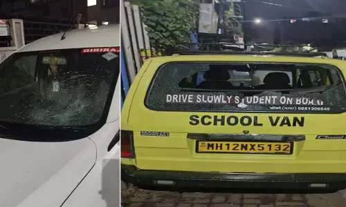 आधी रात को बदमाशों ने 20-25 वाहनों में की तोड़फोड़, 2 लोगों पर हमला