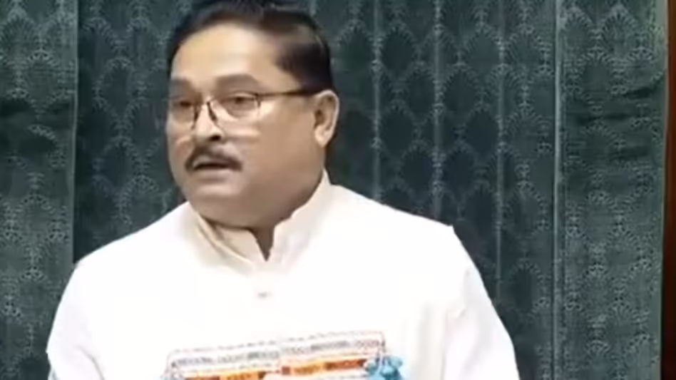 Assam के सांसद दिलीप सैकिया ने संसदीय मर्यादा का बचाव किया Assam के सांसद दिलीप सैकिया ने संसदीय मर्यादा का बचाव किया