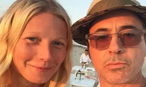 Gwyneth Paltrow ने रॉबर्ट डाउनी जूनियर से अलग पति चुना Gwyneth Paltrow ने रॉबर्ट डाउनी जूनियर से अलग पति चुना