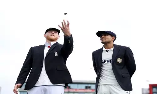 गिल ने लगातार चौथी बार टॉस गंवाया, इंग्लैंड ने गेंदबाजी चुनी गिल ने लगातार चौथी बार टॉस गंवाया, इंग्लैंड ने गेंदबाजी चुनी