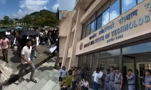 IIT-Guwahati के छात्रों ने फीस वृद्धि का विरोध किया