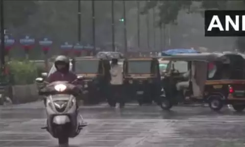 IMD के ऑरेंज अलर्ट के बीच मुंबई में भारी बारिश