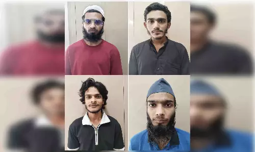 4 आतंकी गिरफ्तार, ATS को मिली बड़ी कामयाबी 4 आतंकी गिरफ्तार, ATS को मिली बड़ी कामयाबी