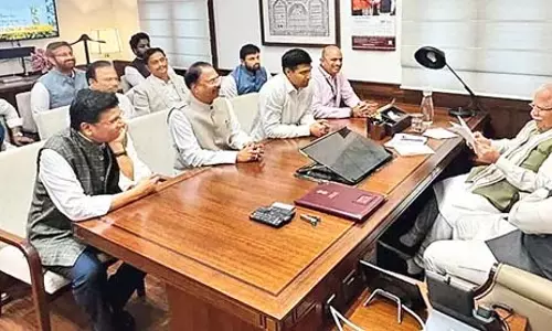 TDP सांसदों ने केंद्रीय शहरी विकास मंत्री मनोहर लाल खट्टर से मुलाकात की