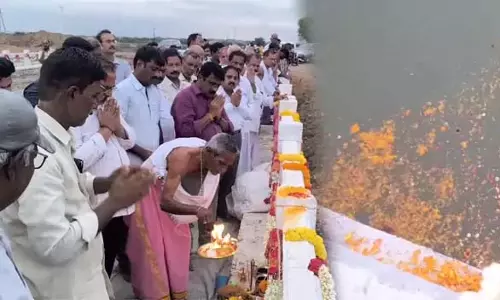 Andhra : कृष्णा नदी का पानी हंड्री-नीवा के रास्ते अनंतपुर जिले में पहुंचा