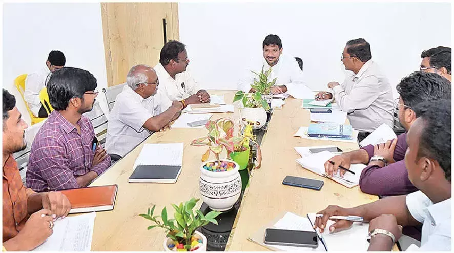 Andhra: विधायक ने इंजीनियरिंग कार्यों की समीक्षा की
