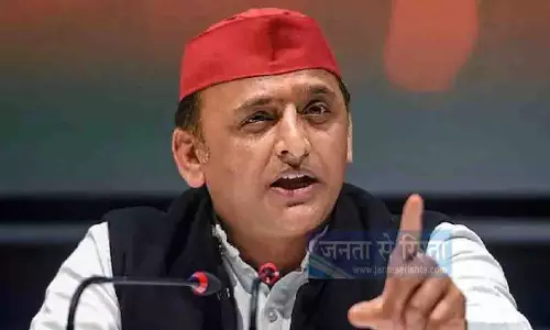 अखिलेश यादव ने उपराष्ट्रपति की विदाई और मतदाता सूची में बदलाव को लेकर BJP और चुनाव आयोग पर सवाल उठाए