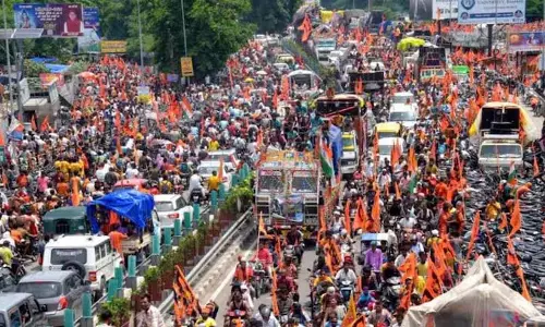 कांवड़ यात्रा के चरम पर पहुंचने से दिल्ली में जाम कांवड़ यात्रा के चरम पर पहुंचने से दिल्ली में जाम