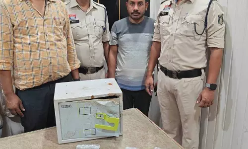 होंडा शो रूम में चोरी, साढ़े 3 लाख कैश के साथ कर्मचारी गिरफ्तार
