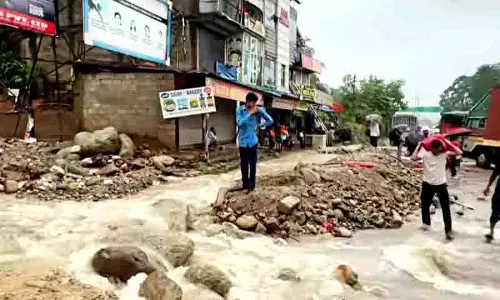 Shahpur में भूस्खलन से राजमार्ग अवरुद्ध, दुकानें क्षतिग्रस्त, विधायक ने राहत की मांग की