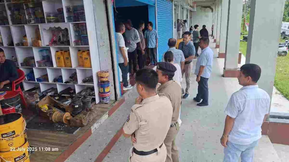 Arunachal : लाइसेंस के संचालन करने वाले 15 प्रतिष्ठानों पर जुर्माना लगाया गया Arunachal : लाइसेंस के संचालन करने वाले 15 प्रतिष्ठानों पर जुर्माना लगाया गया