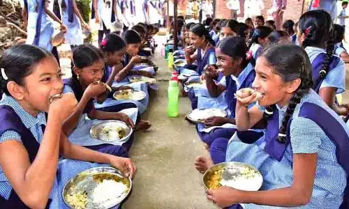 स्कूल रसोई निर्माण में Telangana का राष्ट्रीय स्तर पर सबसे खराब प्रदर्शन स्कूल रसोई निर्माण में Telangana का राष्ट्रीय स्तर पर सबसे खराब प्रदर्शन