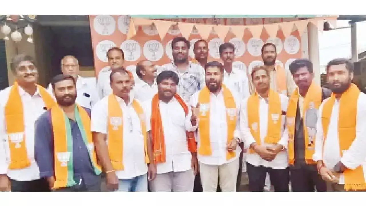 BJP स्थानीय निकाय चुनावों में सभी सीटों पर चुनाव लड़ने को तैयार: नम्बूरी BJP स्थानीय निकाय चुनावों में सभी सीटों पर चुनाव लड़ने को तैयार: नम्बूरी