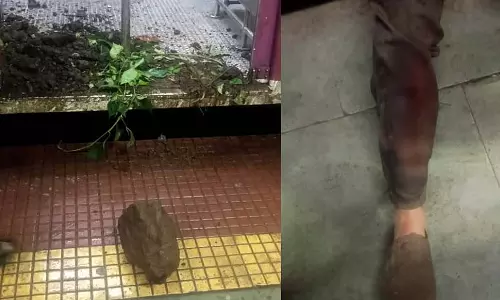 कसारा घाट पर भूस्खलन, ट्रेन की बोगी में घुसा मलबा, एक घायल